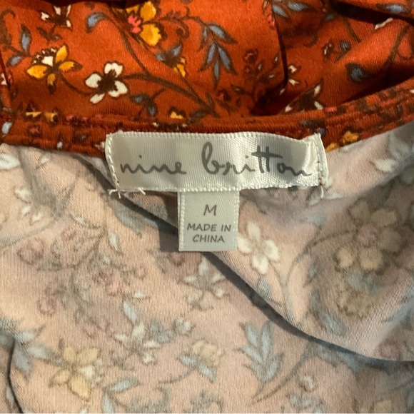 🦋NINE BRITTON TOP 🦋BOGO🦋 - Picture 3 of 4